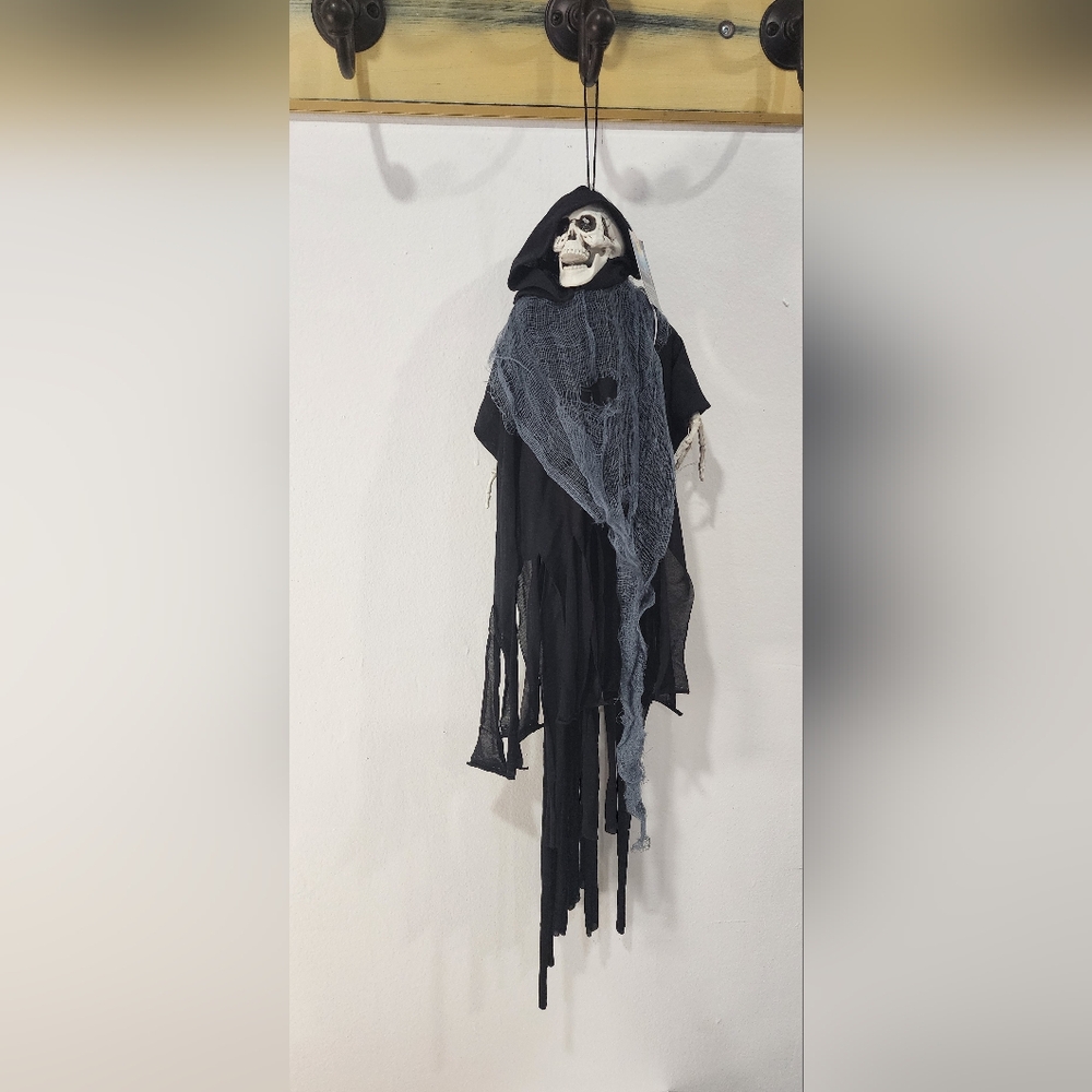 Hanging Skeleton Reaper Decoration